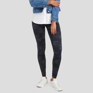 Spanx EcoCare Seamless Leggings Black Camo Size Medium